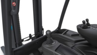X30 con joystick e Linde Steer Control di Linde Material Handling